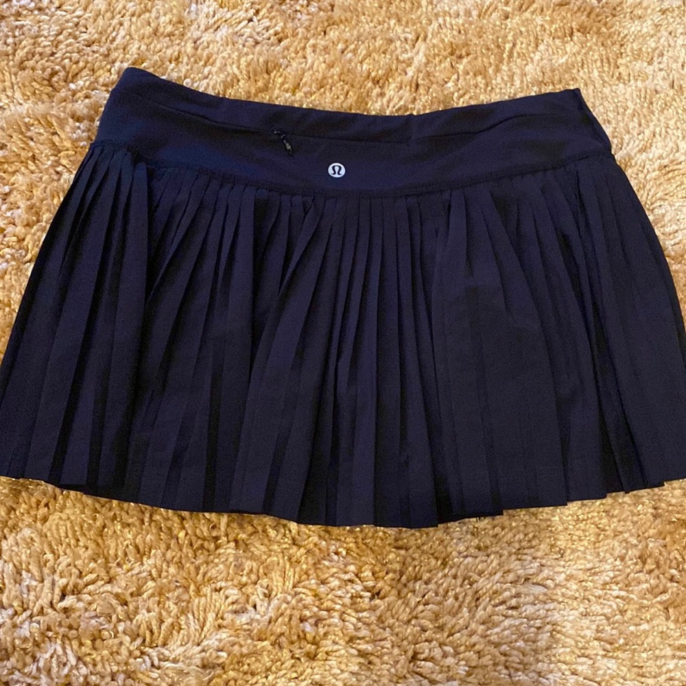 Black lululemon skirt (see description)